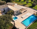 casa-ninetta-blick-aus-der-luft-auf-haus-und-pool.jpg