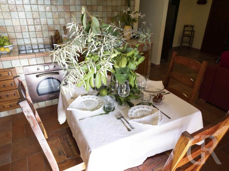 casa-pergola-gedeckter-tisch.jpg