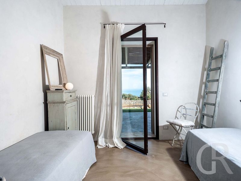 ferienhaus-carrubi-schlafzimmer-mit-einzelbetten.jpg