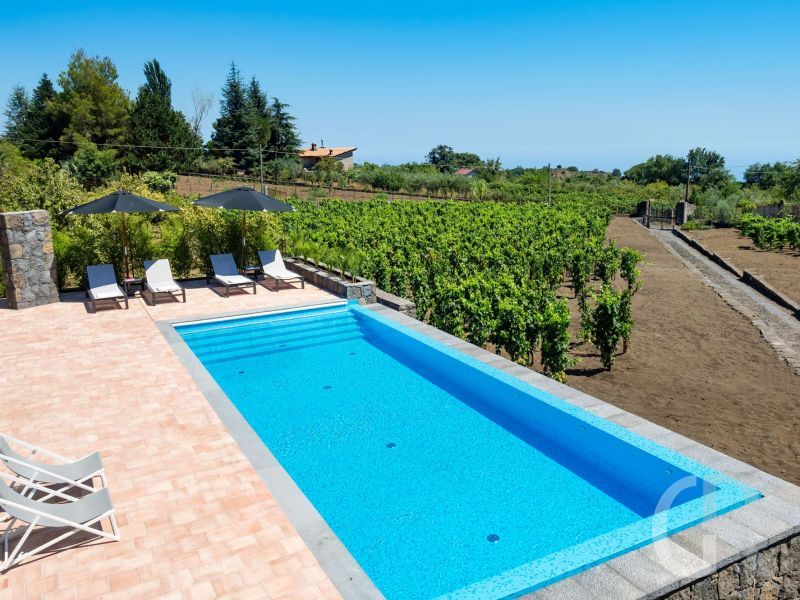 ferienhaus-la-rosa-pool.jpg