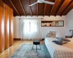 ferienhaus-la-rosa-schlafraum-mit-doppelbett.jpg