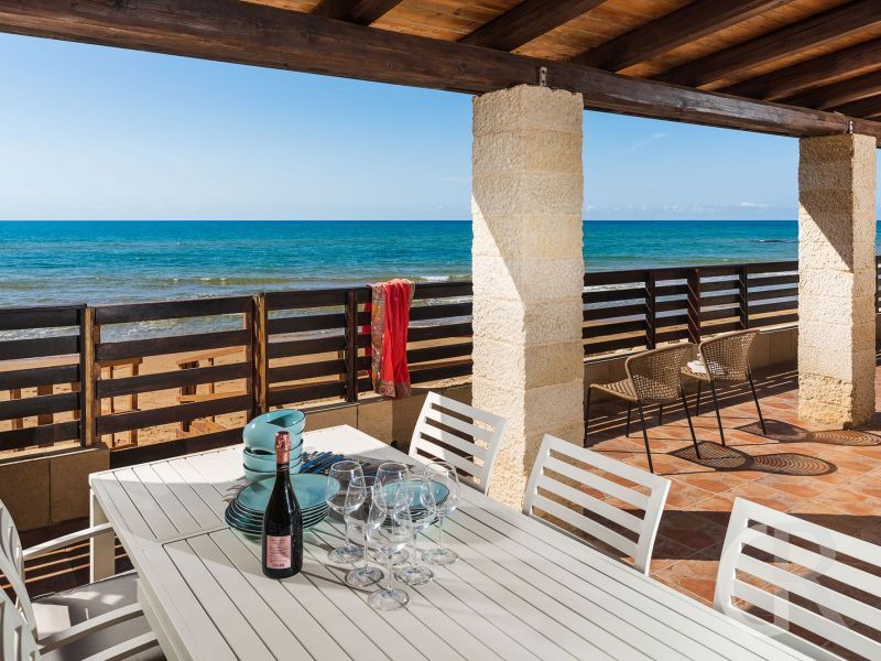 ferienhaus-mare-del-sud-terrasse.jpg