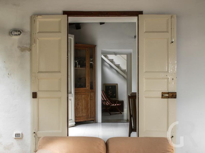 ferienhaus-tamerici-sofa-im-wohnzimmer.jpg