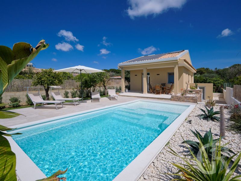ferienhaus-teti-schwimmbad.jpg