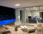 ferienhaus-villa-bellini-wohnzimmer-und-terrasse.jpg