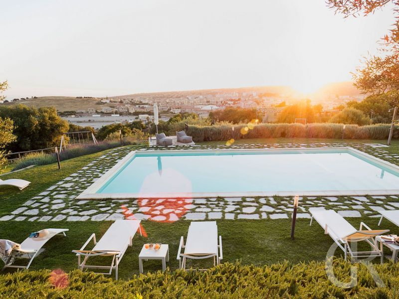 ferienhaus-villa-dorata-scicli-mit-pool.jpg