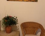 ferienwohnung-anita-schlafzimmer-mit-leseecke.jpg