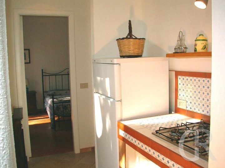 ferienwohnung-cafisi-durchblick-von-der-kueche-zum-schlafzimmer.jpg