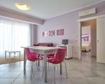 ferienwohnung-glicine-heller-wohnbereich.jpg