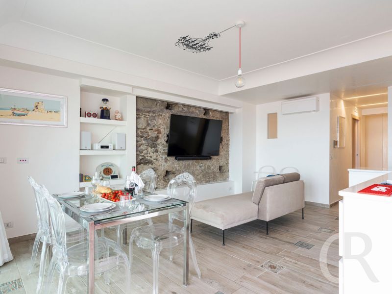 ferienwohnung-peppina-piccola-offener-wohnraum-mit-tv.jpg
