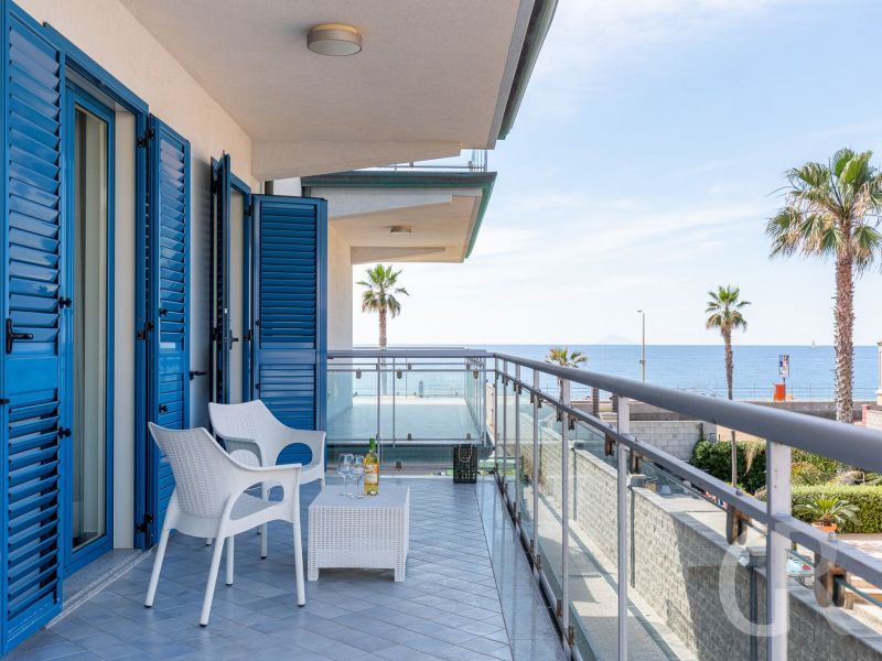 ferienwohnung-piostacchio-terrasse-mit-meerblick.jpg
