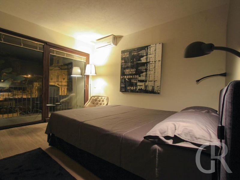 ferienwohnung-platone-grosses-schlafzimmer.jpg