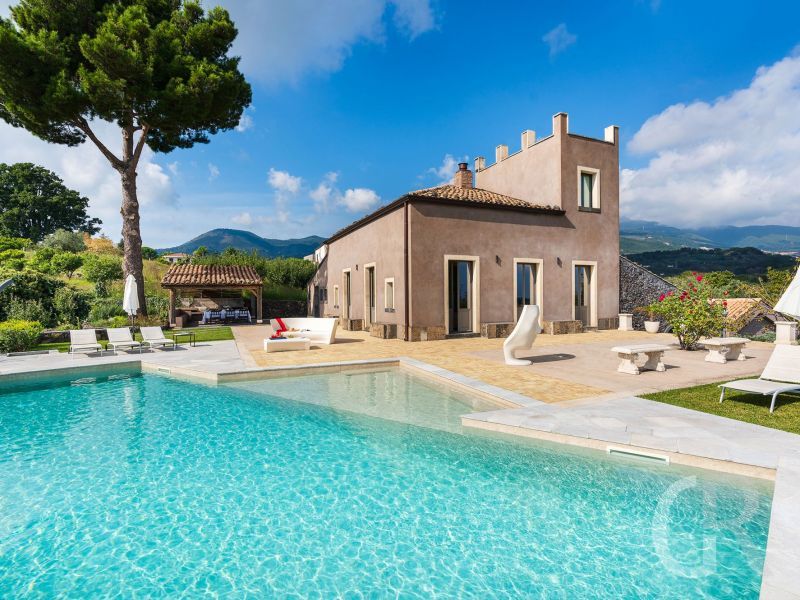 torretta-villa-und-pool.jpg
