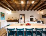 villa-ager-costa-esstisch-im-esszimmer.jpg
