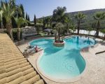 villa-agora-blick-auf-den-pool.jpg
