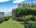 villa-angelina-blick-durch-den-garten-zum-meer.jpg