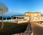 villa-anna-blick-auf-pool-und-villa.jpg
