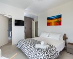 villa-anna-modernes-doppelbett.jpg