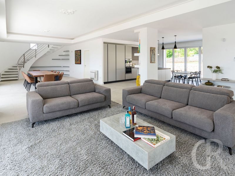 villa-anna-zwei-sofas.jpg