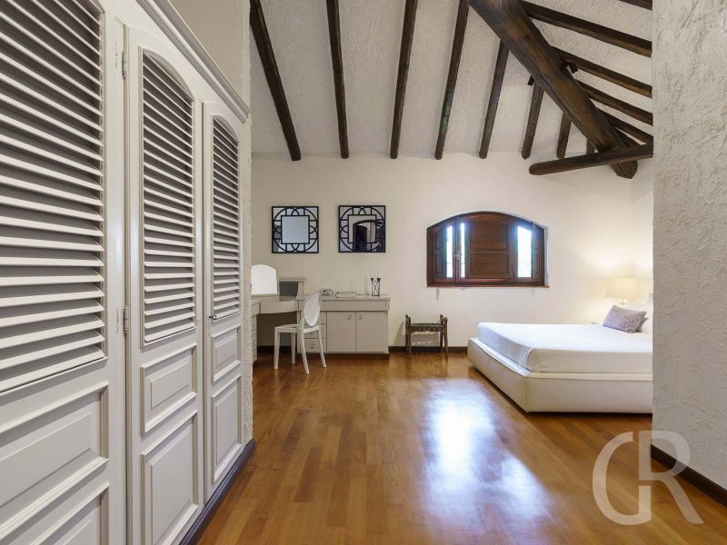 villa-blue-moon-blick-in-das-grosse-schlafzimmer.jpg