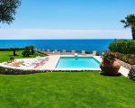 villa-blue-moon-pool-am-meer.jpg