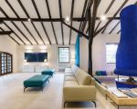 villa-blue-moon-wohnraum-mit-sofa.jpg