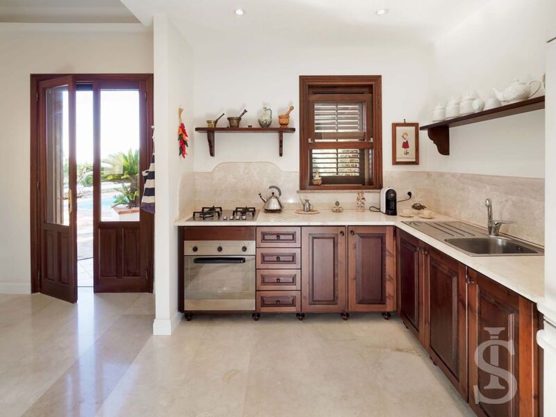 villa-cala-mancina-kueche-mit-backofen.jpg