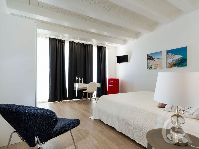 villa-camemi-grosses-bett.jpg
