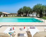 villa-corte-moscata-pool.jpg