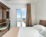 villa-domizia-schlafzimmer-mit-ausblick.jpg