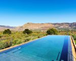 villa-etna-retreat-pool-bei-tag.jpg