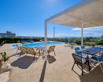 villa-ibla-sonnenterrasse-mit-liegen.jpg