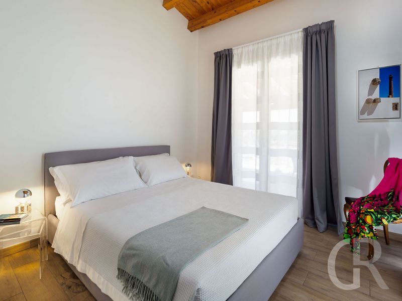 villa-kika-schlafzimmer-mit-doppelbett.jpg