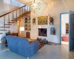 villa-la-boheme-treppe-und-sofa.jpg