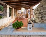 villa-maddalena-ueberdachte-terrasse.jpg