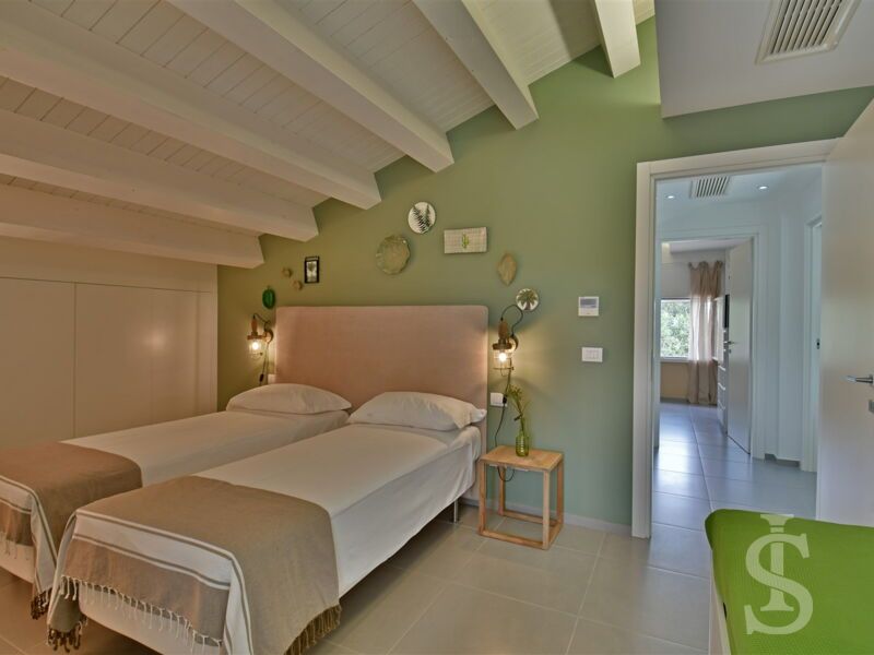 villa-nausica-schlafzimmer-mit-zwei-betten.jpg