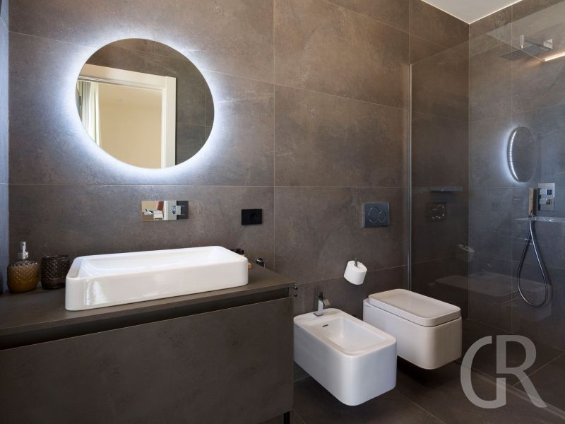 villa-passo-salina-waschbecken-und-bidet.jpg