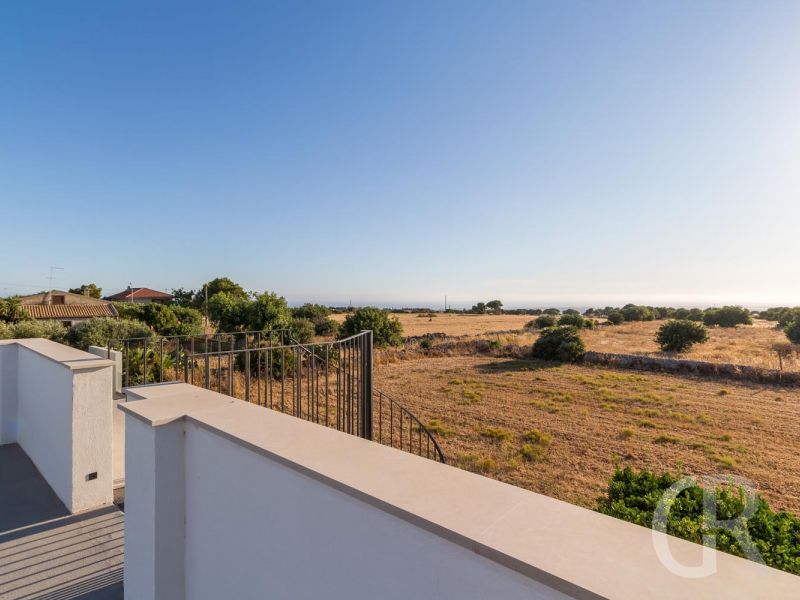 villa-persefone-dachterrasse-mit-fernblick.jpg