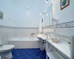villa-scifazzo-bad-mit-wanne.jpg