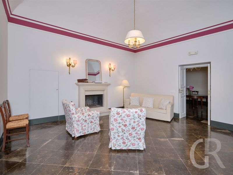 villa-scifzzo-wohnbereich-mit-kamin.jpg