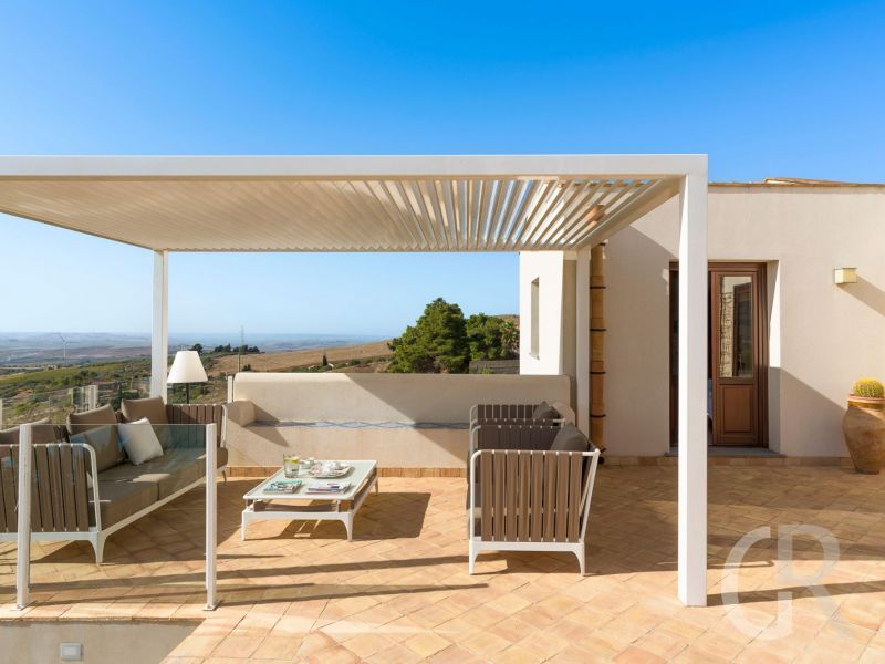 villa-tangi-terrasse-ueberdacht.jpg