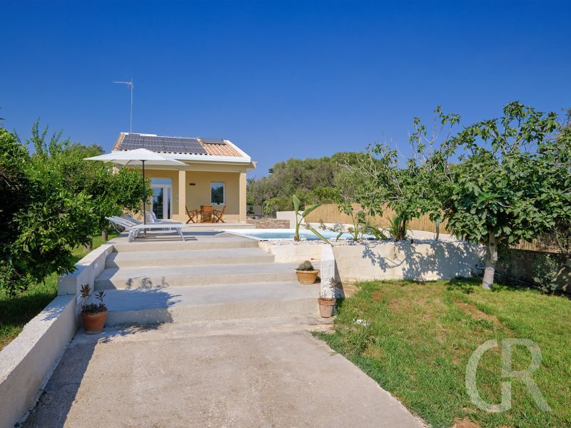 villa-teti-zugang-zum-haus.jpg