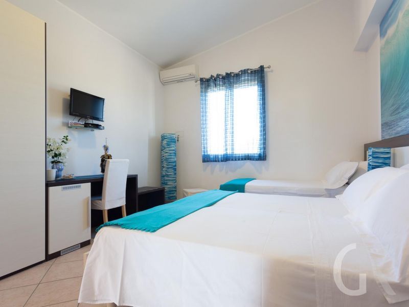 villa-timparosa-grosses-bett.jpg