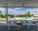 villa-venere-esstsich-auf-der-terrasse.jpg