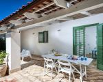 casa-bianca-esstisch-auf-der-terrasse.jpg