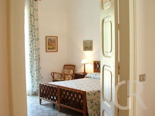casa-caferi-schlafzimmer-mit-doppelbett.jpg