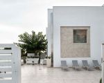 casa-contemplamare-2-sonnenliegen-auf-der-terrasse.jpg