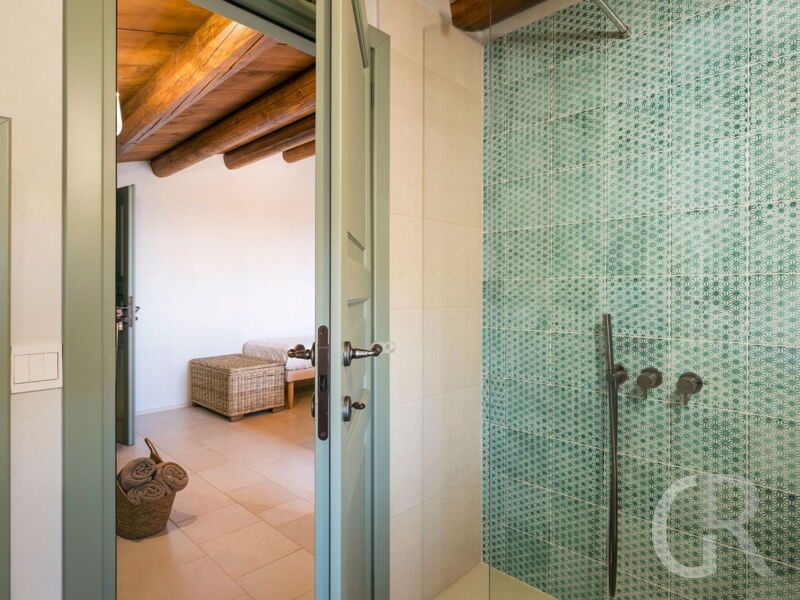 casa-ninetta-gruene-dusche.jpg