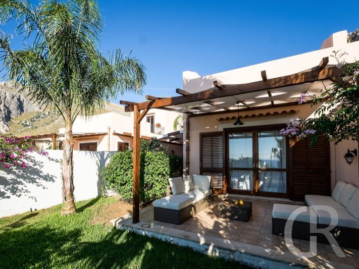 casa-tramontana-ueberdachte-terrasse.jpg