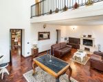 ferienhaus-carolina-wohnzimmer-mit-galerie.jpg